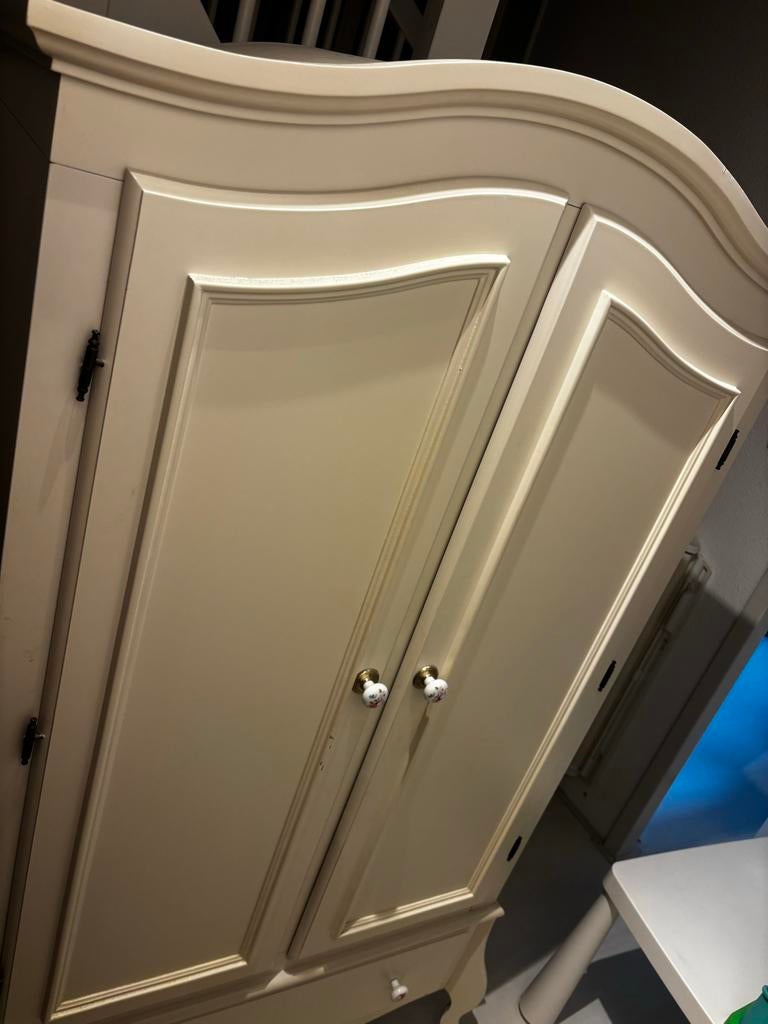 Vintage baby uitzet: commode en kledingkast (40 jaar oud), Gebruikt, 50 tot 70 cm, 105 cm of meer, Ophalen of Verzenden