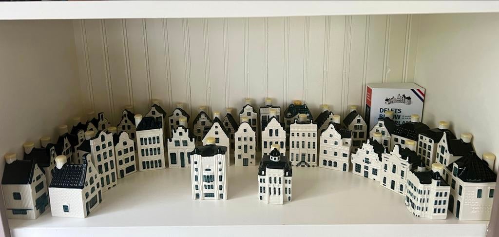 KLM huisjes 36 stuks - incl. zeldzame nr 100 en 102, Verzamelen, KLM Huisjes, Ophalen of Verzenden, Zo goed als nieuw, Gevuld