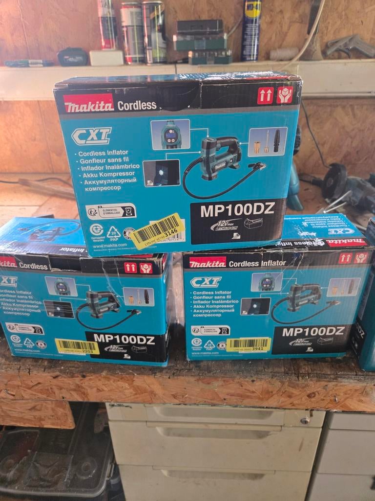 NIEUW NIEUW NIEUW  2 compressors op accu, Minder dan 25 liter, Ophalen of Verzenden, Nieuw, Minder dan 200 liter/min