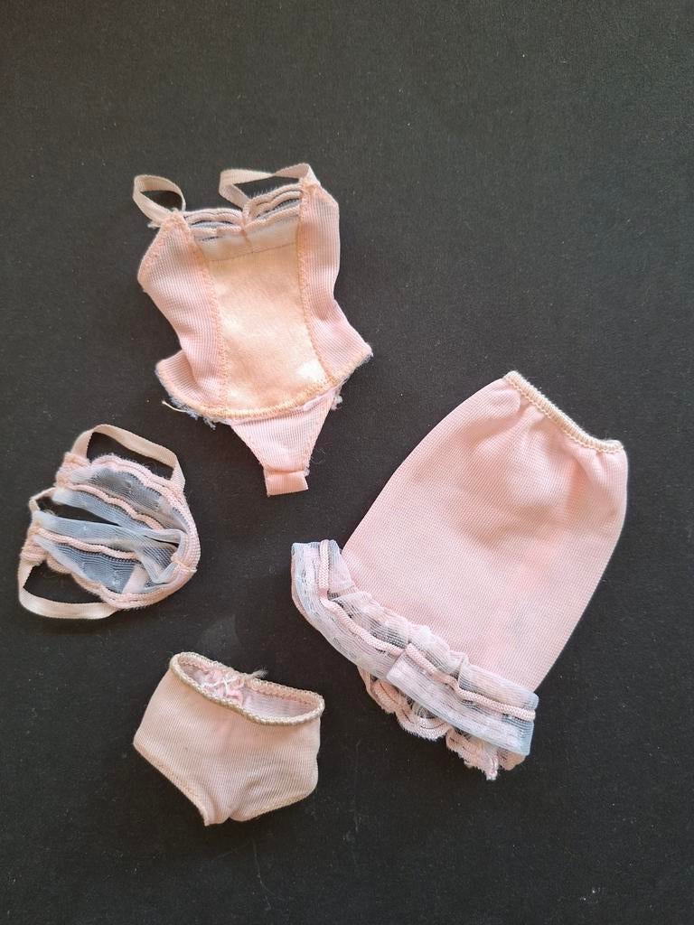 Vintage barbie doll under fashions 1966 mattel speelgoed, Verzenden, Kleertjes