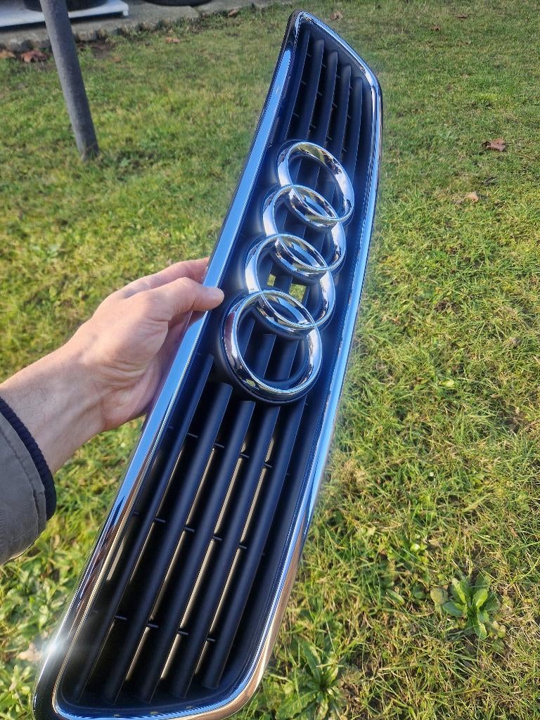Audi a4 b5 grill nieuw ! Origineel audi, Ophalen of Verzenden, Nieuw, Audi, Motorkap
