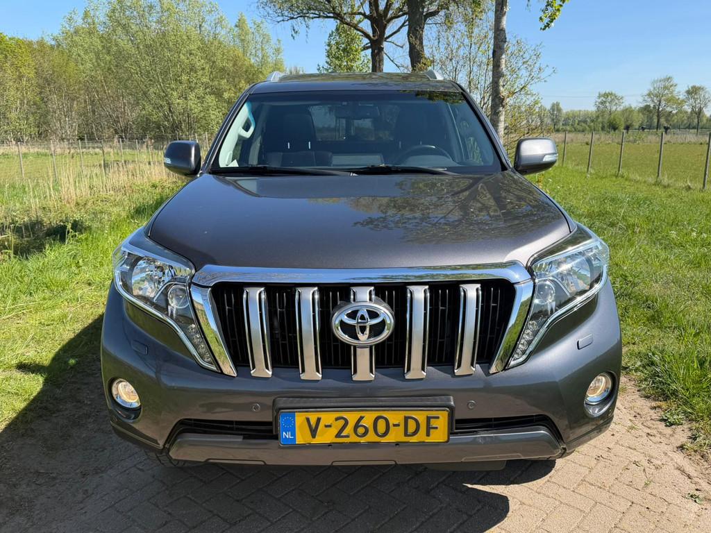 Toyota Land Cruiser 150 2.8 D-4D-F LX Window Van (bj 2017), Auto's, Automaat, Gebruikt, 4 cilinders, Bedrijf