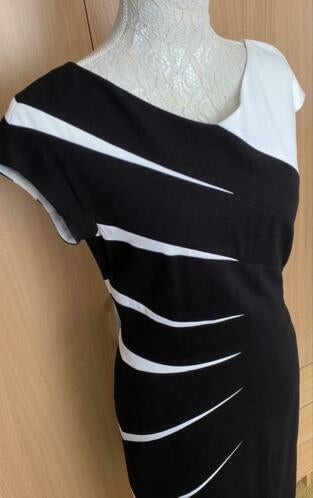 Escada jurk maat 36/S [v], Zwart, Ophalen of Verzenden, Zo goed als nieuw, Knielengte