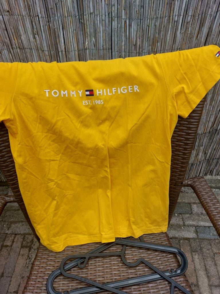 Tommy Hilfiger T-shirt geel maat M, Maat 48/50 (M), Geel, Tommy Hilfiger, Ophalen of Verzenden