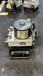 ABS pomp Renault Twingo II ('07-'14) 8200403322F, Auto-onderdelen, Gebruikt, Renault, Ophalen of Verzenden, Renault