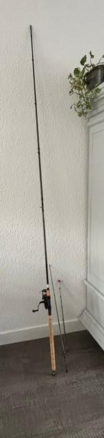 Daiwa Ninja X Method Feeder + Black Widow Vrijloopmolen, Watersport en Boten, Hengelsport | Algemeen, Ophalen, Nieuw, Werphengel