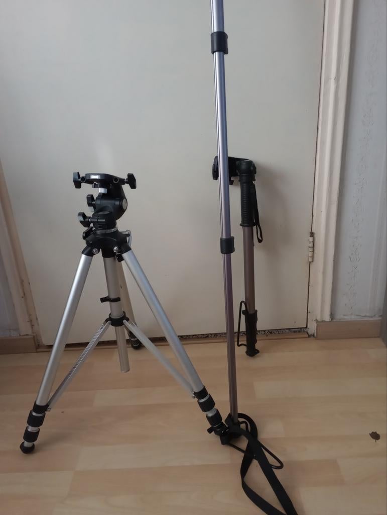 Drie camera statieven, Ophalen of Verzenden