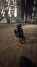 Vespa sprint 50cc (2017) Ruilen tegen Zip 70, of schakelbrom, Ophalen, Overige modellen, Zo goed als nieuw, Benzine