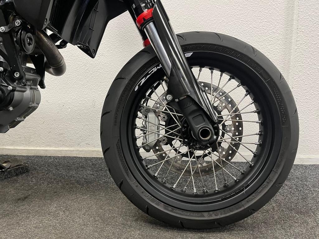 KTM 690 SMC R (bj 2020), Motoren, Motoren | KTM, 2 cilinders, KTM, Motorrijbewijs A, Bedrijf