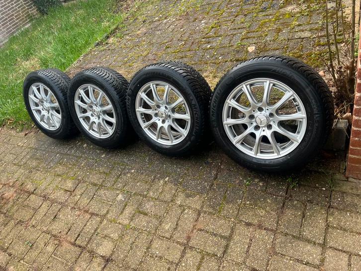 Mercedes C klasse W205 16 inch velgen+winterbanden, Auto-onderdelen, Banden en Velgen, Banden en Velgen, Winterbanden, 16 inch