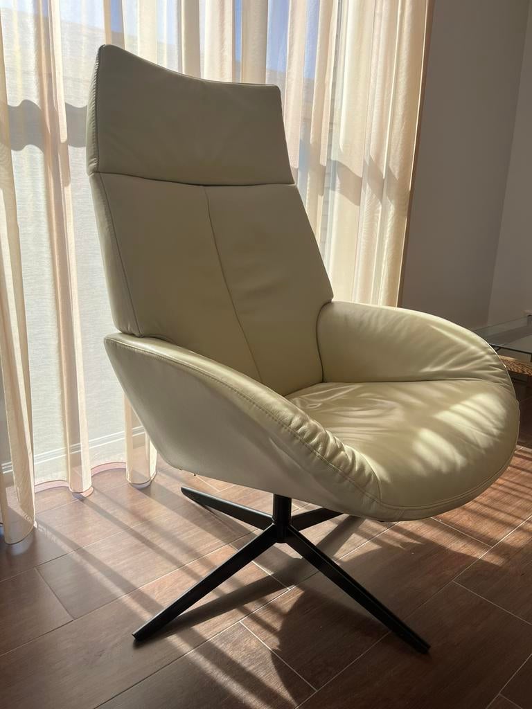 Prominent tv-stoel crème kleur, Huis en Inrichting, Fauteuils, Ophalen, Gebruikt, Minder dan 75 cm, Leer