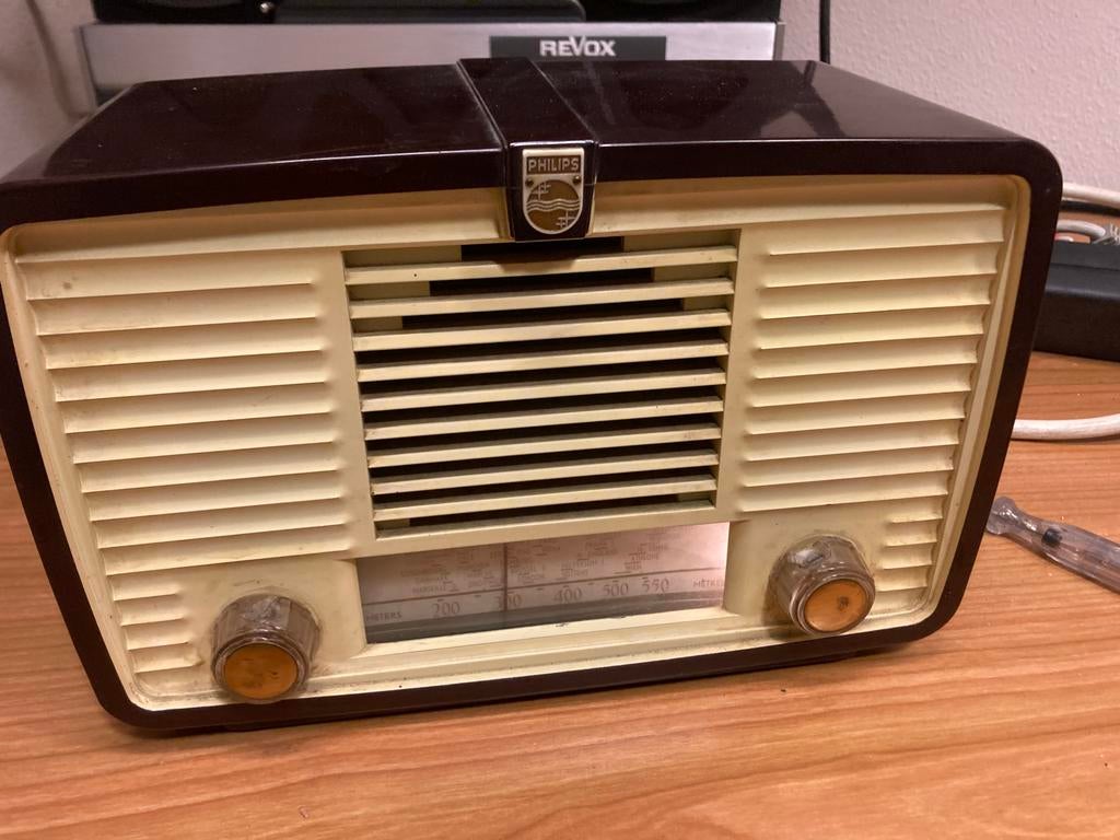 Philips BX115U buizenradio uit 1951  Schaalverlichting werkt, Audio, Tv en Foto, Radio's, Ophalen of Verzenden, Niet werkend, Radio