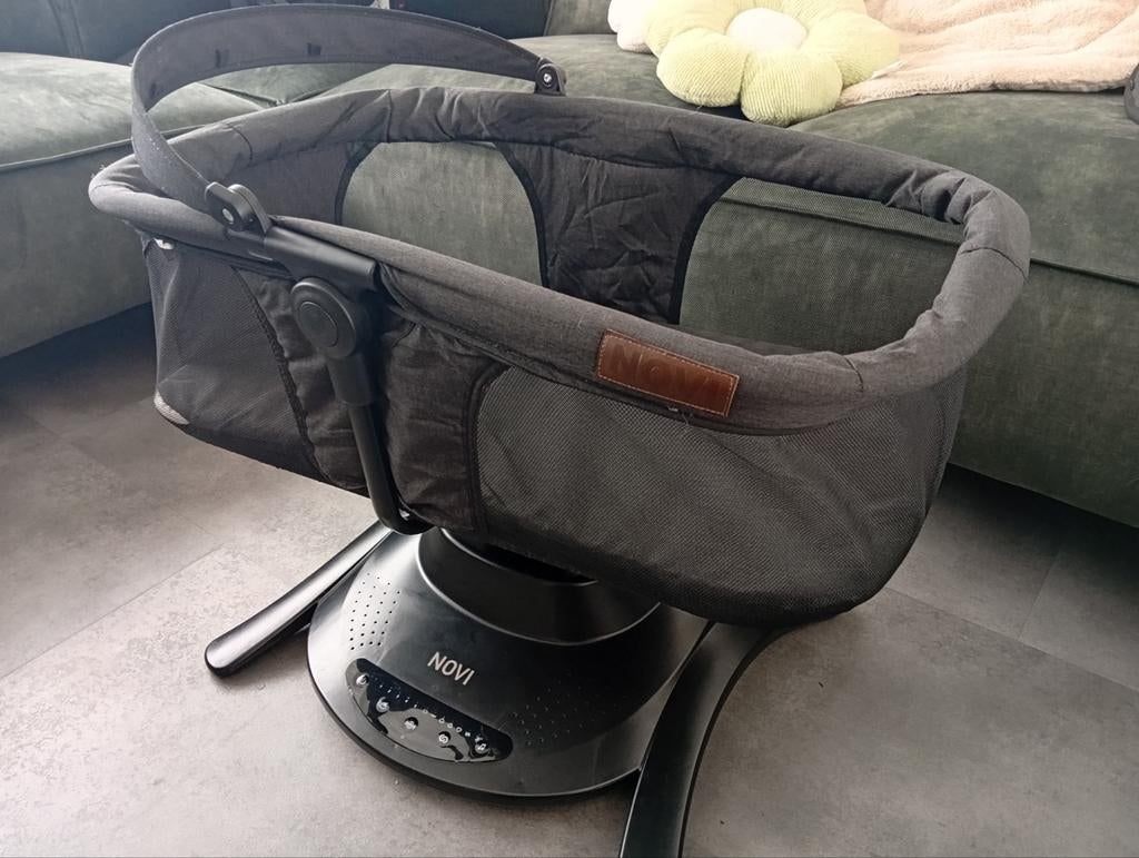 Novi Wieg Stoel - Zo Goed Als Nieuw, Kinderen en Baby's, Babywiegjes en Ledikanten, Ophalen, Zo goed als nieuw, Wieg