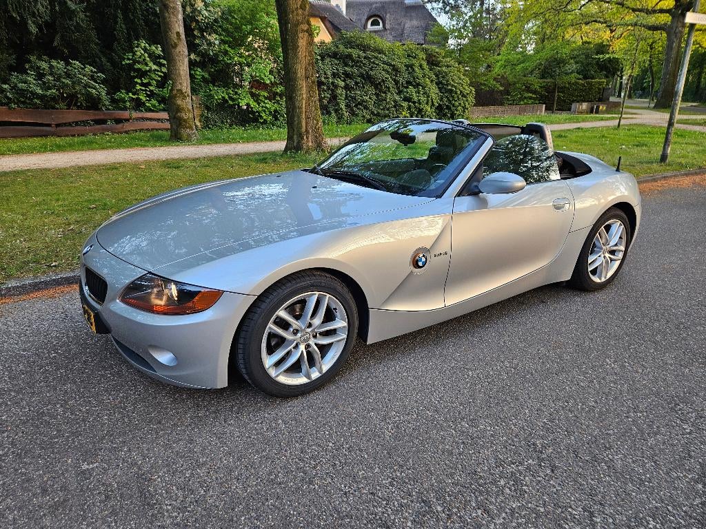 BMW Z4 2.5 I Roadster 2003 Grijs | Softtop + Hardtop, Auto's, BMW, Achterwielaandrijving, Zwart, Cabriolet, Handgeschakeld