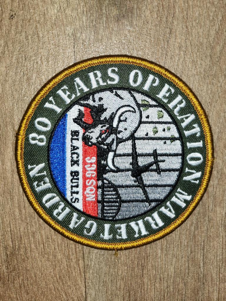 Patch Embleem Badge 336 Squadron SQN Blackbulls, Verzamelen, Ophalen of Verzenden, Landmacht, Nederland, Embleem of Badge