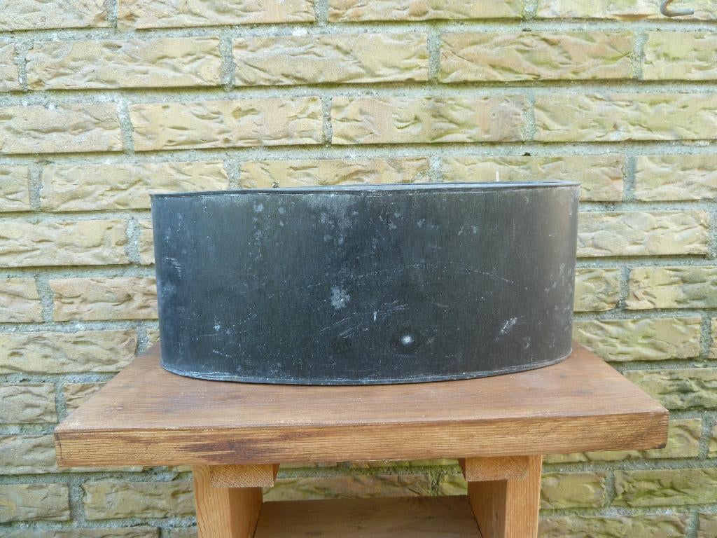 zwart ijzeren plantenschaal voor buiten, Rond, Ophalen of Verzenden, Metaal, Minder dan 40 cm