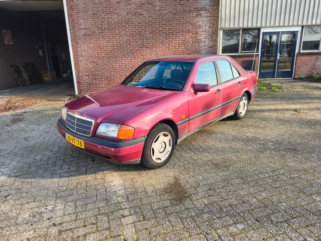 Mercedes-Benz C-Klasse 1.8 C180 E2 1994 Rood, 4 cilinders, 1799 cc, 122 pk, Origineel Nederlands