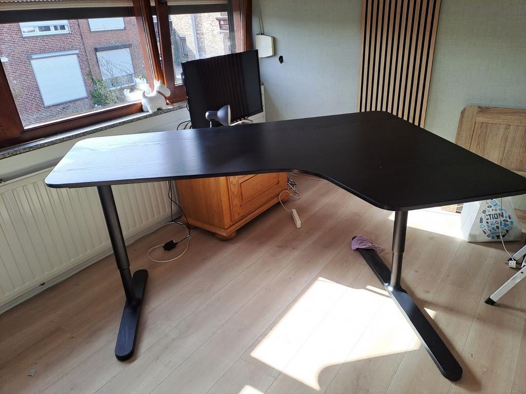 Zwart hoekbureau, in hoogte verstelbaar, Huis en Inrichting, Bureaus, Ophalen, In hoogte verstelbaar, Zo goed als nieuw, Bureau