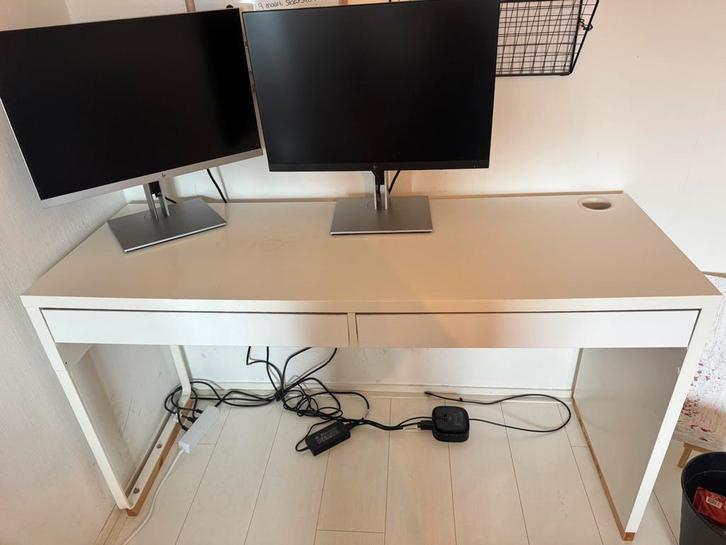 Bureau Micke ikea wit, Huis en Inrichting, Bureaus, Zo goed als nieuw, Ophalen