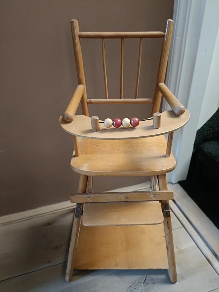 Vintage houten poppenstoel / tafel-stoel combinatie, Kinderen en Baby's, Ophalen, Gebruikt, Meubelstuk of Keukentje