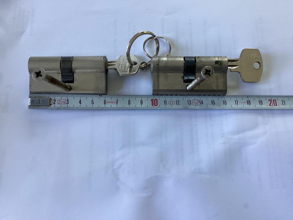 6x DOM SKG Cilindersloten incl. 6 sleutels, 6 cm, gebruikt, Ophalen of Verzenden, Gebruikt, Rvs, Slot