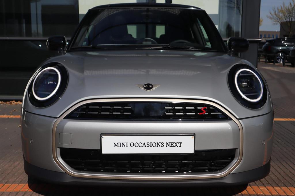 MINI 3-deurs Cooper S | Favoured Trim + Pakket M / Panoramad, Stof, Euro 6, 4 cilinders, Met garantie (alle)