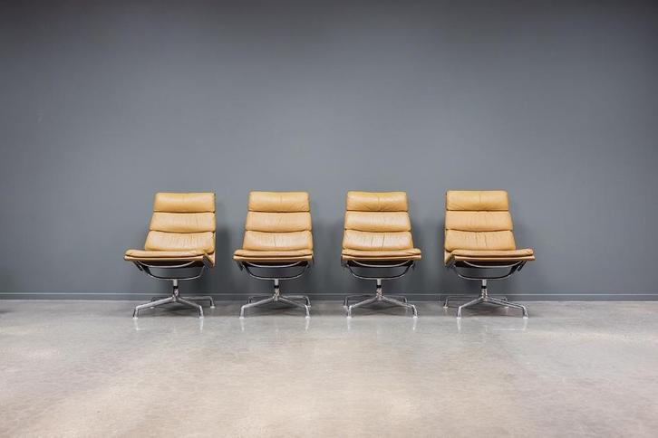 Eames EA216 lounge chairs, 2x, Huis en Inrichting, Fauteuils, 50 tot 75 cm, 75 tot 100 cm, Ophalen of Verzenden