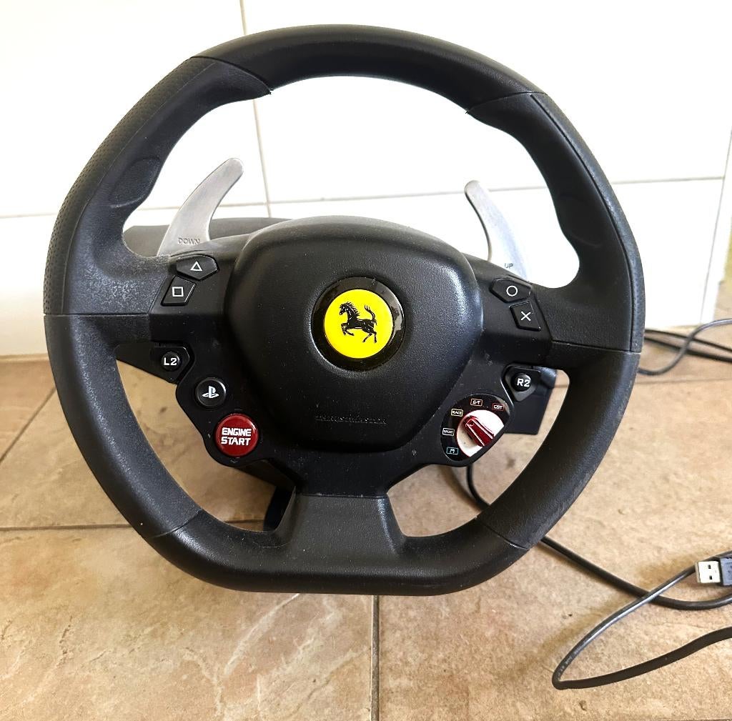 racestuur met pedalen voor Playstation of computer, Racestuur, Zo goed als nieuw, Thrustmaster, PlayStation