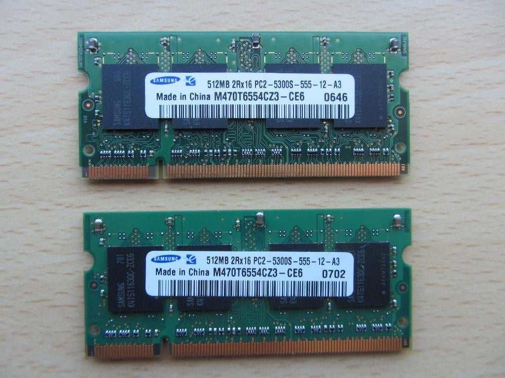 2x Samsung 512MB PC2-5300 DDR2-667MHz non-ECC Unbuffered CL5, Computers en Software, RAM geheugen, 1 GB of minder, Ophalen of Verzenden