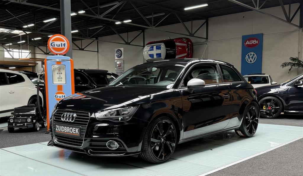 Audi A1 1.4 TSI Uniek! Black! Navi! Clima! (bj 2010), 1398 cc, 4 cilinders, Elektrische ramen, Bedrijf