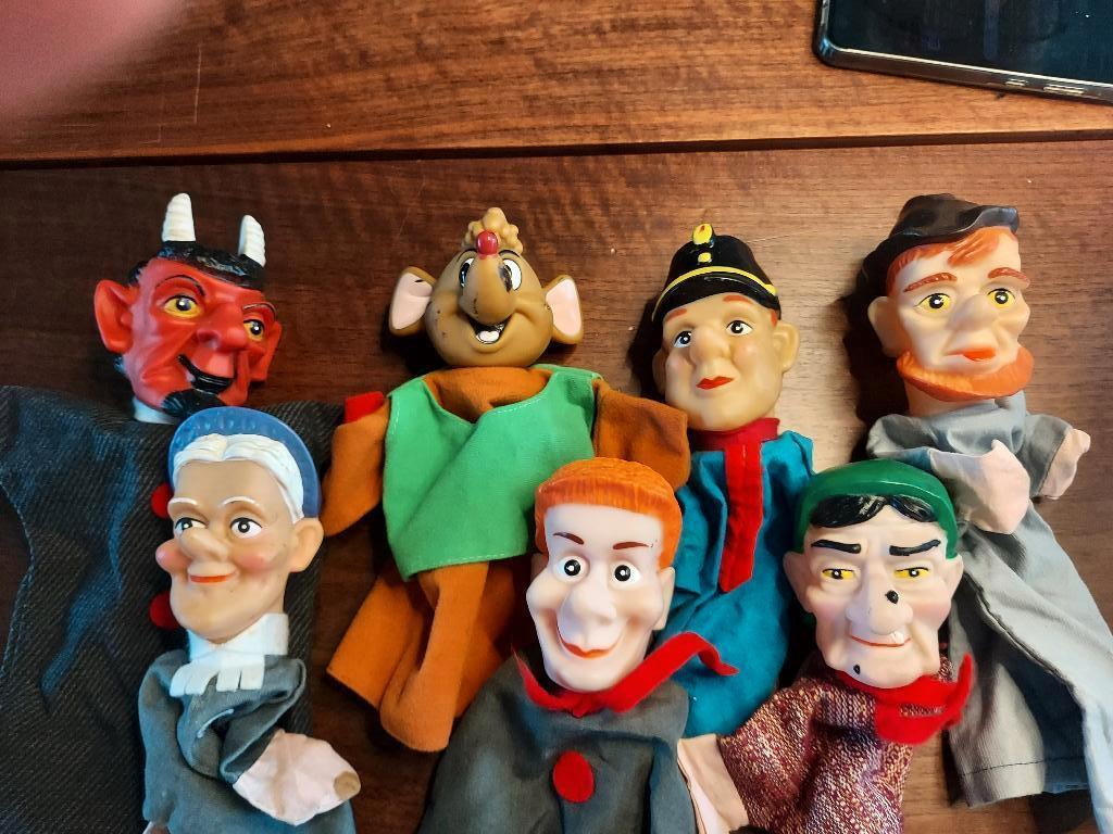 7x Poppenkast poppen en 6x vingerpopjes., Kinderen en Baby's, Speelgoed | Poppen, Ophalen of Verzenden, Zo goed als nieuw, Overige typen