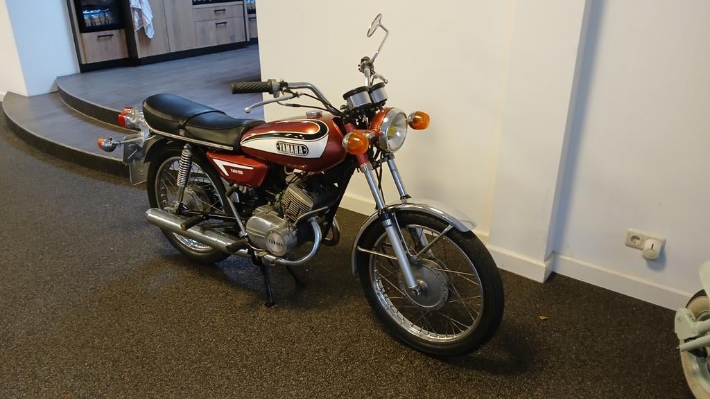 Yamaha RD 125 2-cilinder 2-takt, nette staat, Motoren, 2 cilinders, Gebruikt, Particulier, 125 cc