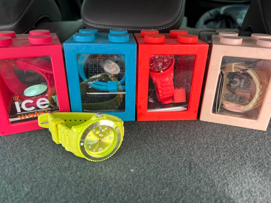 5 Ice horloges diverse kleuren in doos, Ophalen of Verzenden, Nieuw, Jongen of Meisje