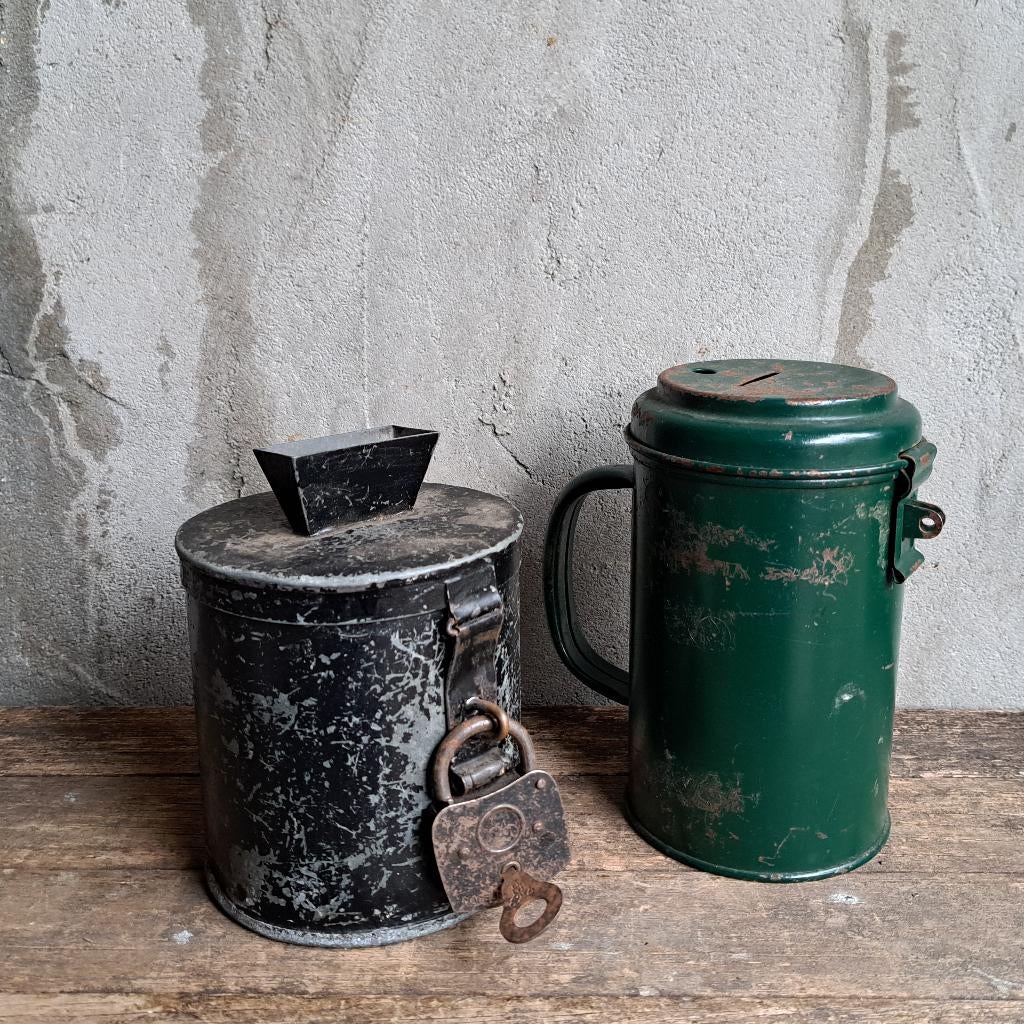 1x Oude brocante vintage metalen collectebus + slot *Etage3*, Huis en Inrichting, Woonaccessoires | Overige, Gebruikt, Ophalen of Verzenden