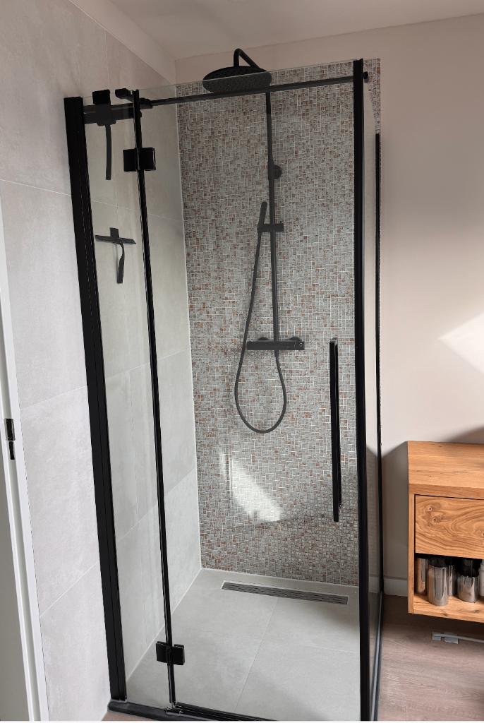 Zwarte douchecabine + regendouche set, Doe-het-zelf en Verbouw, Sanitair, Ophalen, Gebruikt, Glas, Douche
