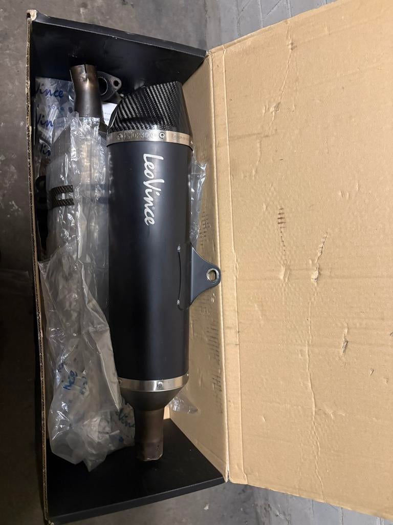 Leovince uitlaat voor Piaggio Beverly 300/350 & MP3 Yourban, Motoren, Ophalen of Verzenden, Gebruikt