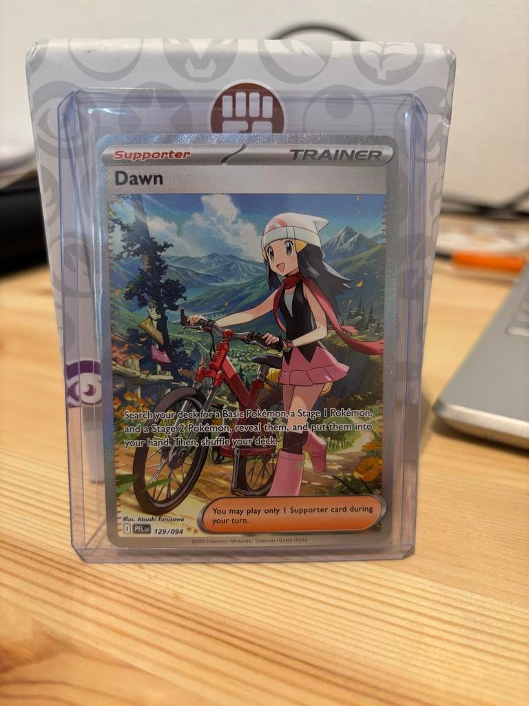 Pokemon Kaart Dawn Full Art Trainer SIR 129/094, Hobby en Vrije tijd, Verzamelkaartspellen | Pokémon, Ophalen, Zo goed als nieuw