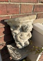 Betonnen console engeltje. Ongeveer 22 cm hoog. Zwaar. Engel, Ophalen of Verzenden, Zo goed als nieuw