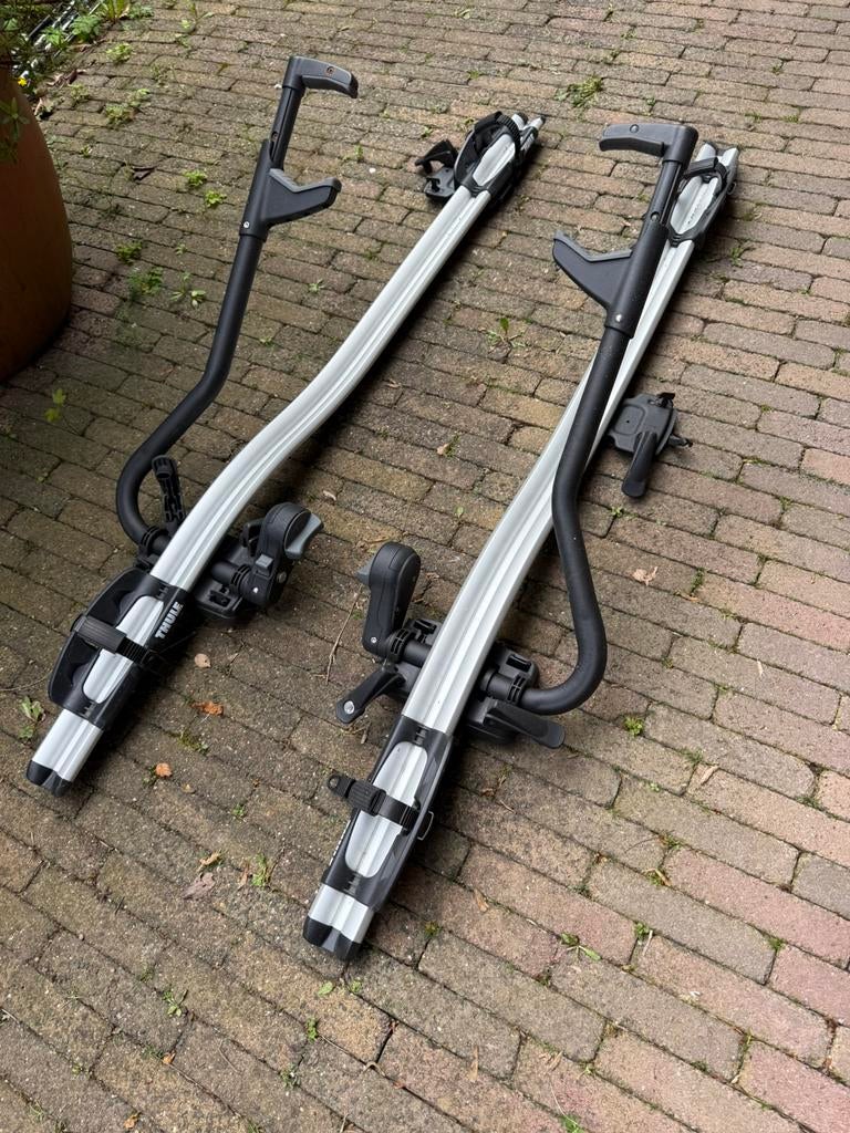 2 Thule fiets dakdragers, Auto diversen, Ophalen, 2 fietsen, Gebruikt, Dakdrager