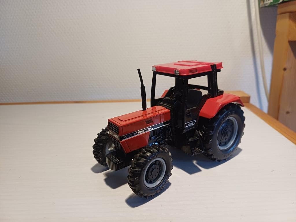 Britains Ertl Case International 956XL, Hobby en Vrije tijd, Modelauto's | 1:32, Ophalen of Verzenden, Zo goed als nieuw, Tractor of Landbouw