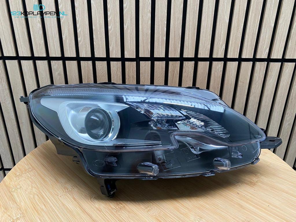 Peugeot 2008 facelift H7 Led koplamp rechts GT Line zwart