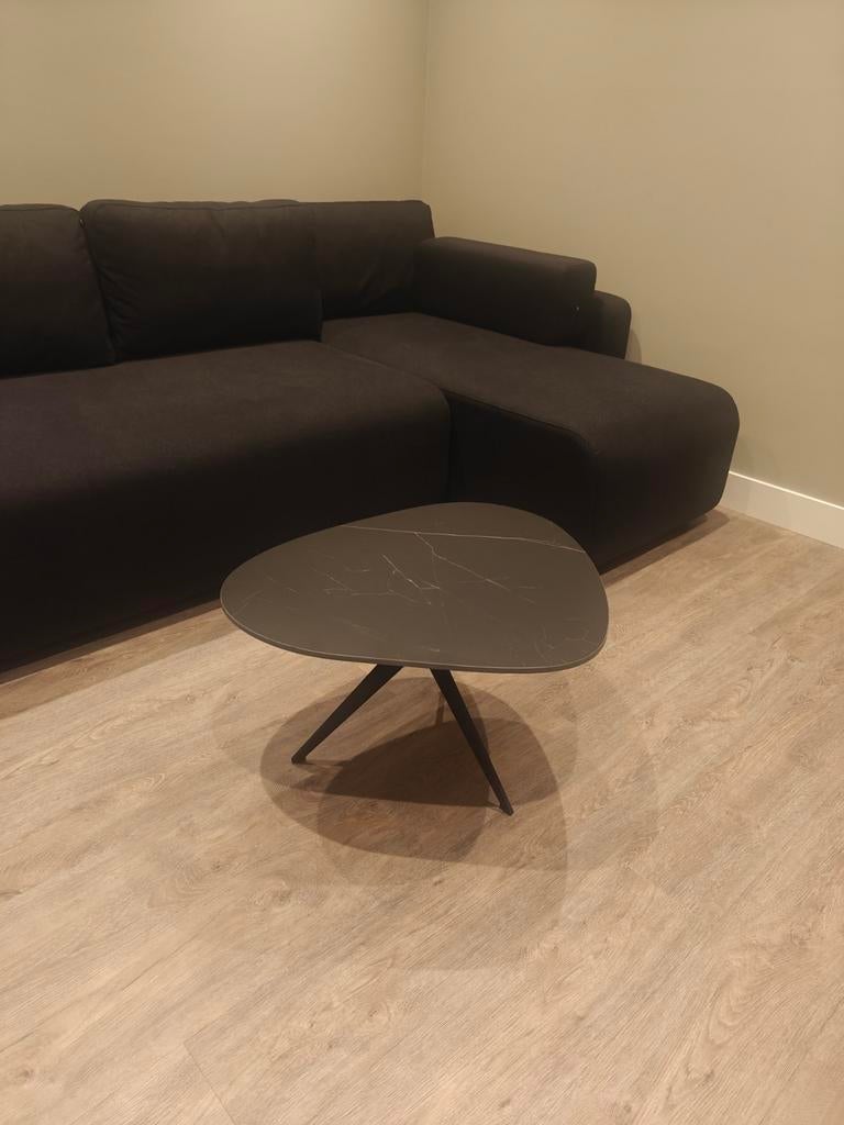 Kas20 Salontafel keramiek, druppelvorm, antraciet, Huis en Inrichting, Tafels | Salontafels, Ophalen