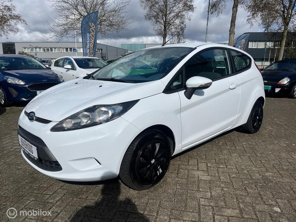 Ford Fiesta 1.25 Black & White Edition 6/12 m garantie, Voorwielaandrijving, Stof, Gebruikt, 4 cilinders