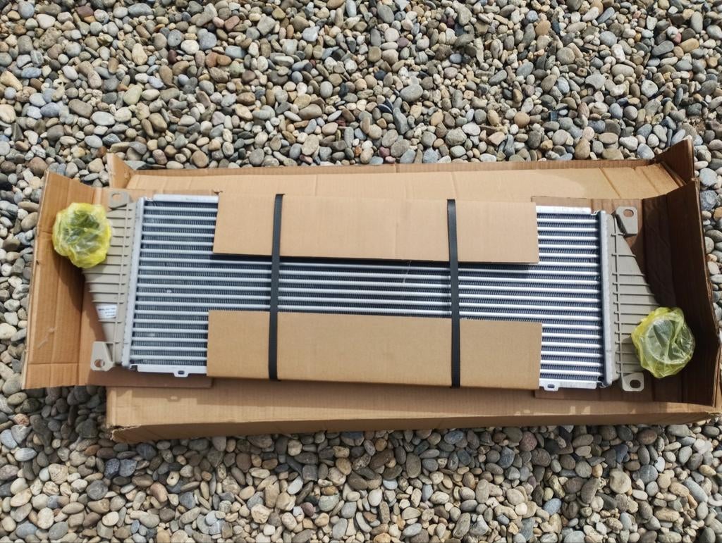 Mercedes HELLA 8ML 376 700-624 (Universele) Intercooler, Ophalen of Verzenden, Nieuw