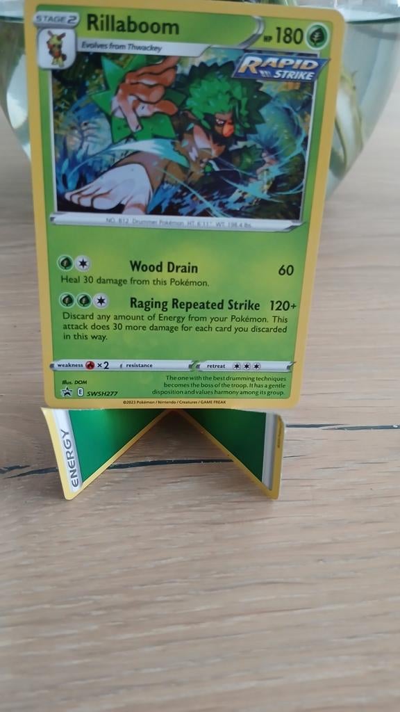 Pokémon kaart Rillaboom SWSH277, Hobby en Vrije tijd, Verzamelkaartspellen | Pokémon, Zo goed als nieuw, Losse kaart, Foil, Ophalen of Verzenden