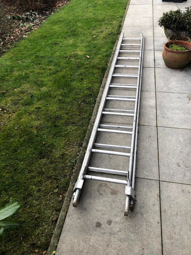 Aluminium Ladder - Stevige en Betrouwbare Klimhulp, Ophalen, Gebruikt, Ladder, Opvouwbaar of Inschuifbaar