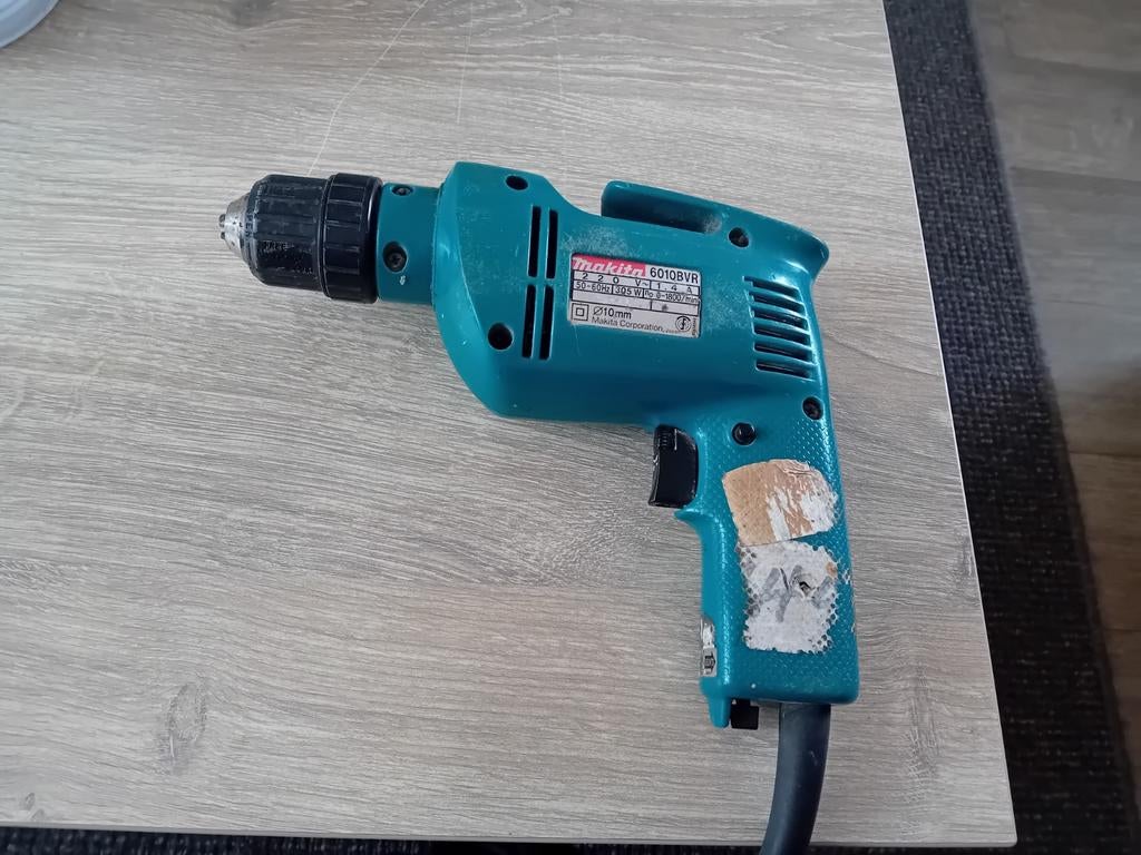 Makita 6010BVR Boormachine - Gebruikt, Ophalen of Verzenden, Gebruikt, Minder dan 400 watt, Boormachine