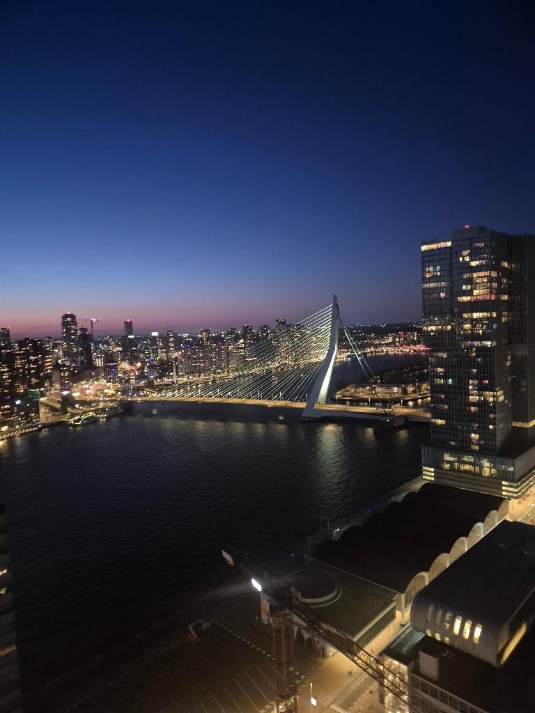 Prachtige ruime kamer voor studente in Rotterdam, Huizen en Kamers, Kamers te huur, Rotterdam