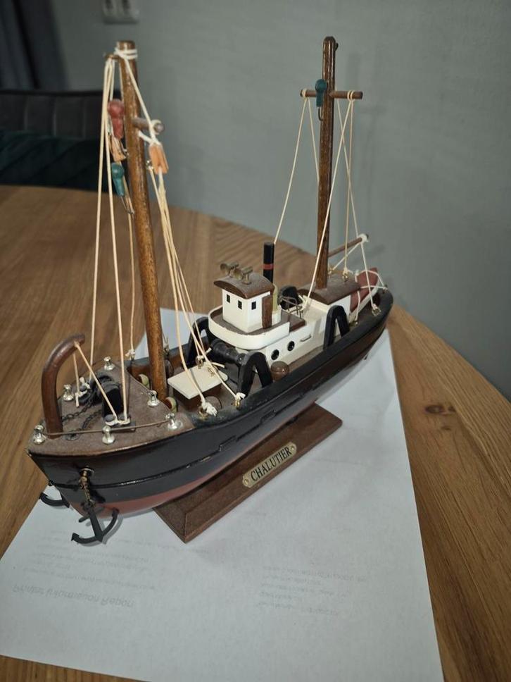 Model boot CHALUTIER - Gedetailleerd vissersschip model, Hobby en Vrije tijd, Modelbouw | Boten en Schepen, Zo goed als nieuw
