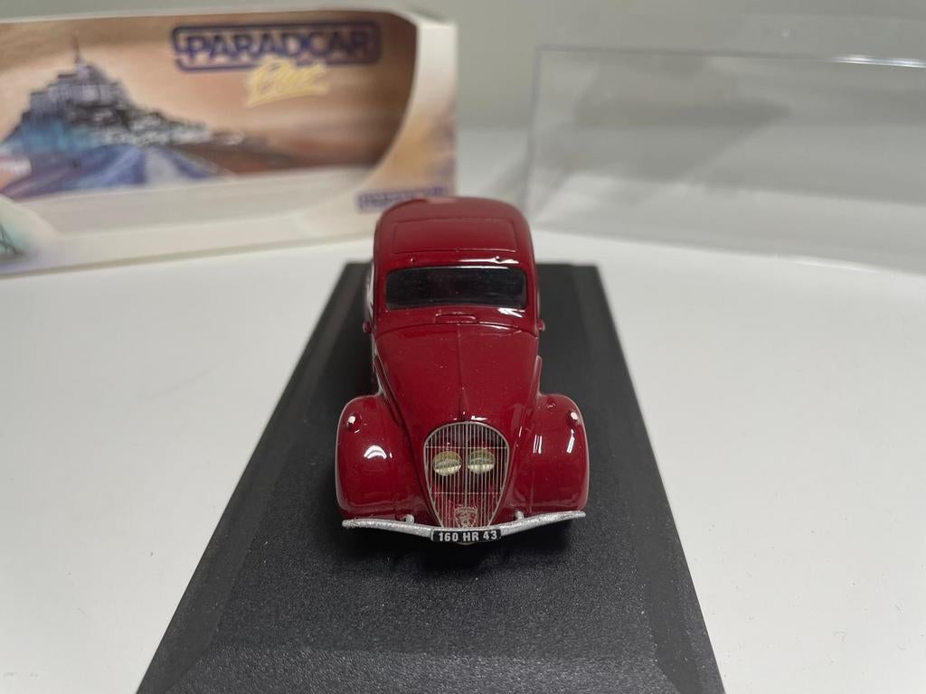 Miniature Paradcar 1/43 – Peugeot 202 Berline 1938 (Rouge, Comme Neuve)